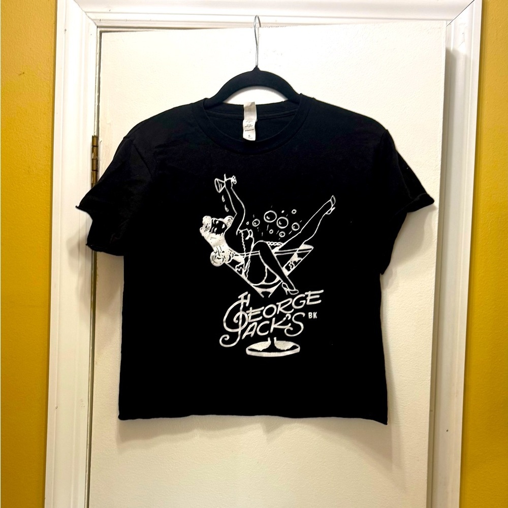 Black Graphic Brooklyn Drinking Team Crop Tee! EUC